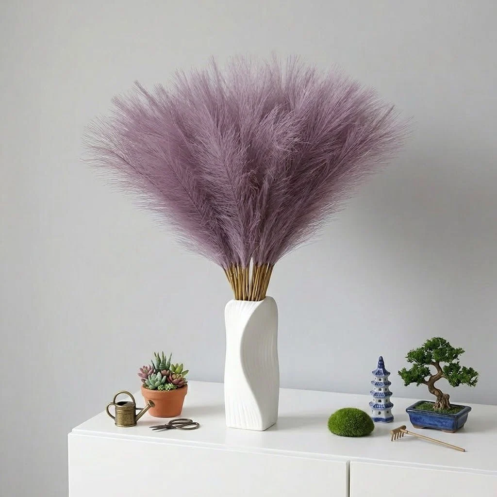 – Elegant Faux Pampas Grass Stems for a Sophisticated Ambiance