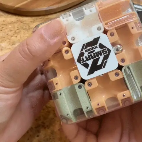 3D Labyrinth Puzzle Cube during play
