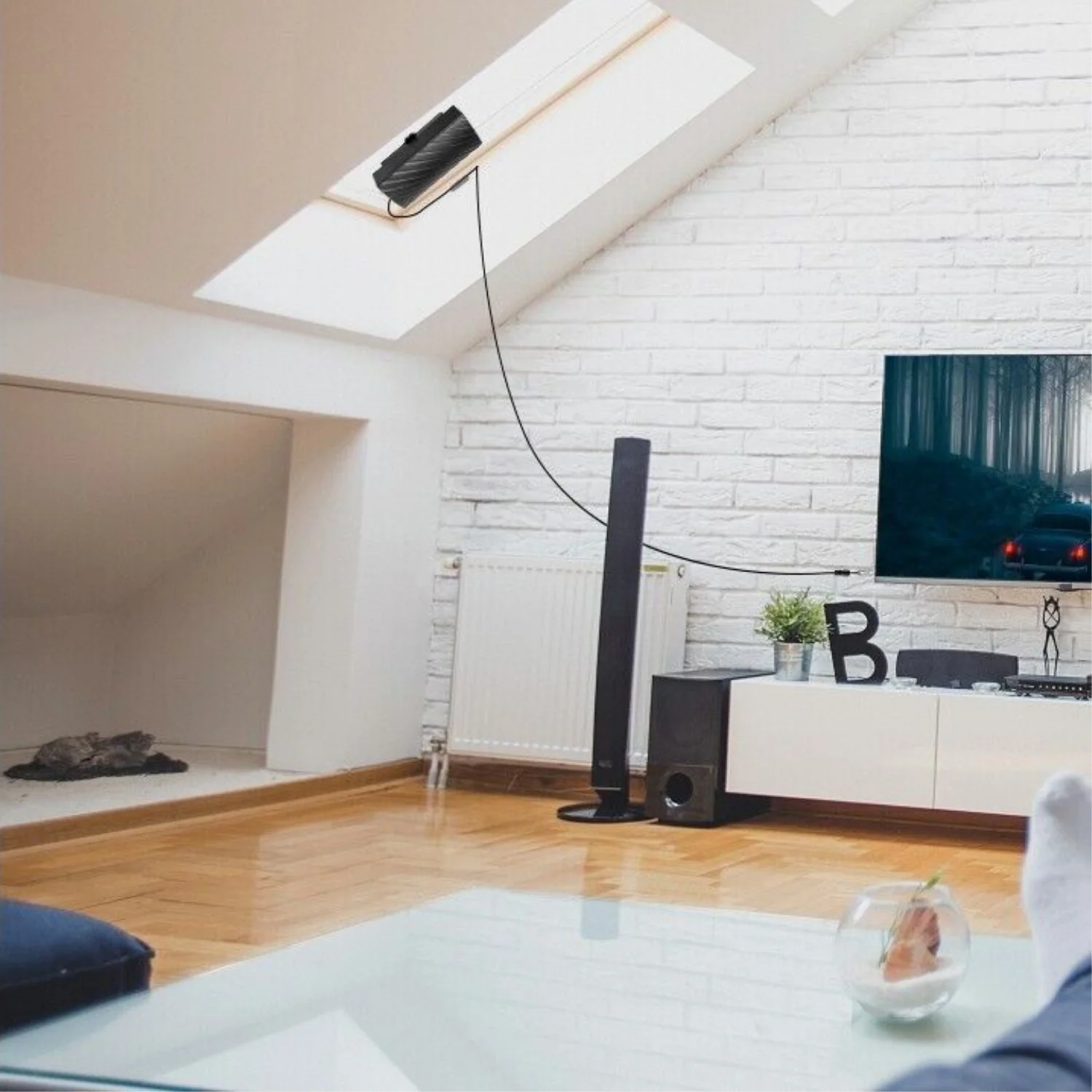 Amplified Indoor TV Antenna | 600-Mile Range, 39 dBi Gain, 75 Ω Impedance | HD & 4K Reception, 5 m Coaxial Cable Included