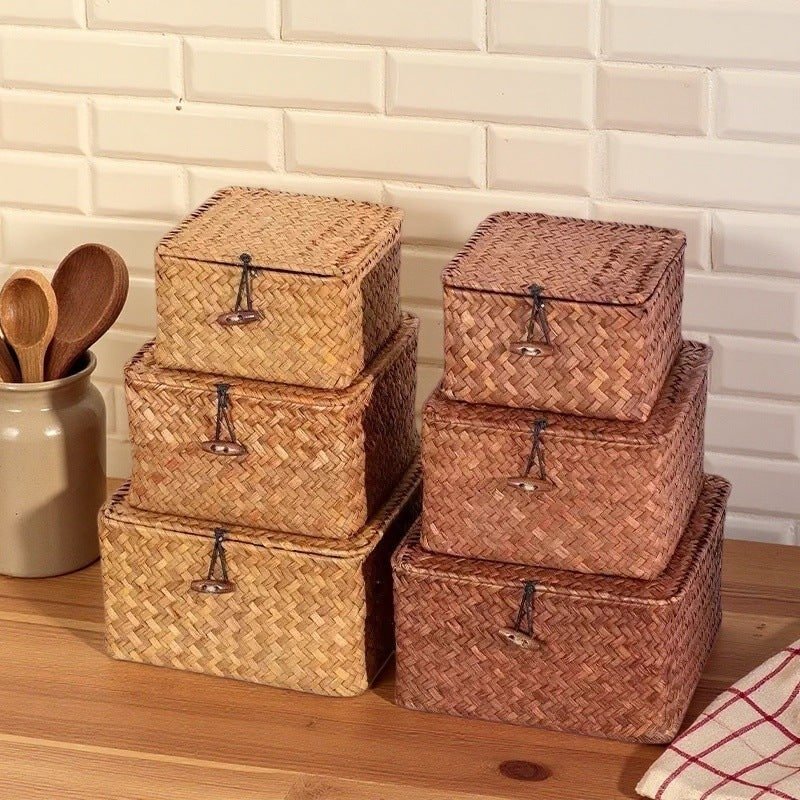 Woven Basket with Lid and Seagrass Storage Laundry with Toggle Closure Wicker